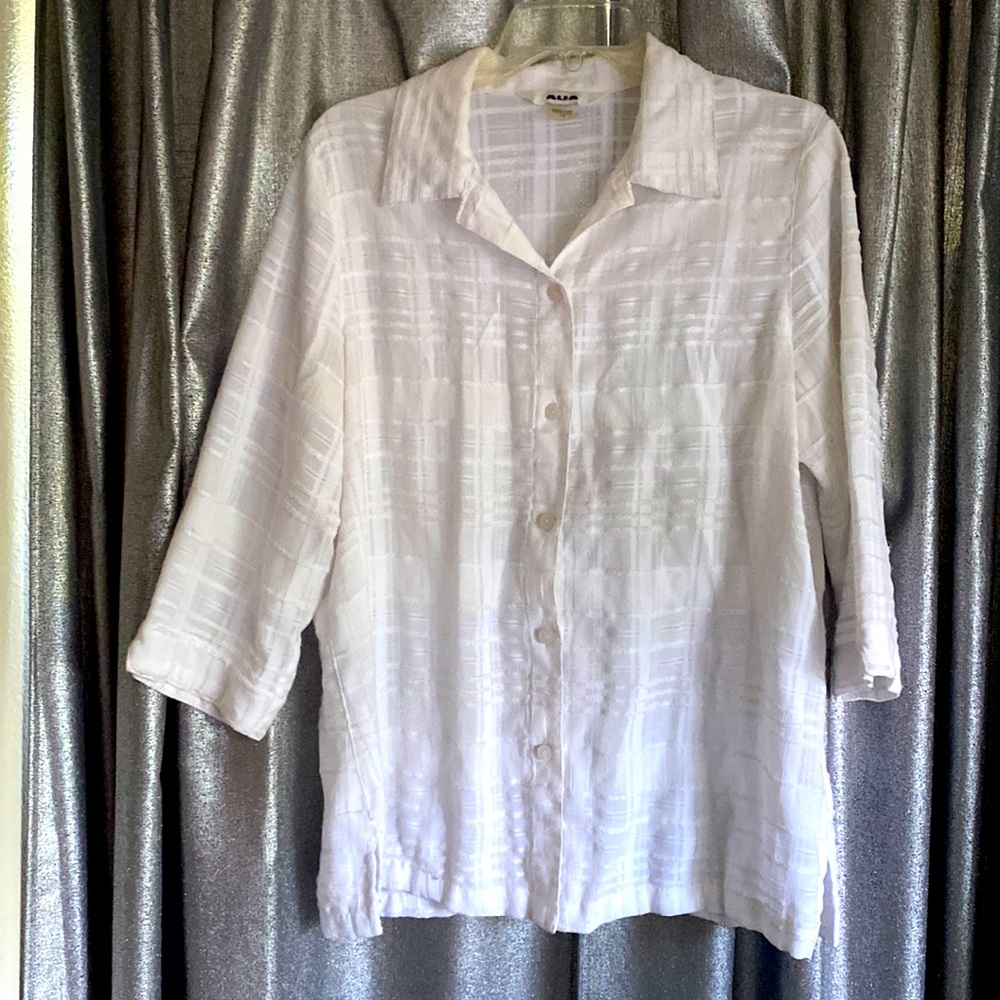 Alia white buttoned down blouse